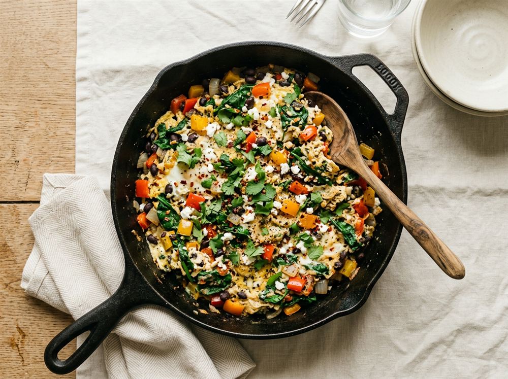One-pan vegetable and egg scramble